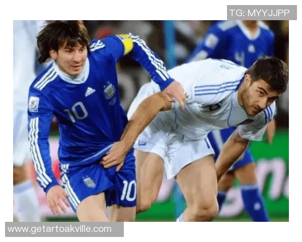 足球明星家庭的私人足球场揭秘与训练生活分享